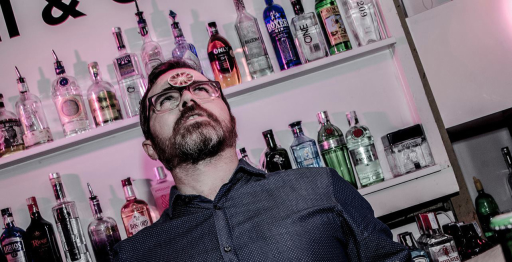 Cocteleria con humor factoria de comicos